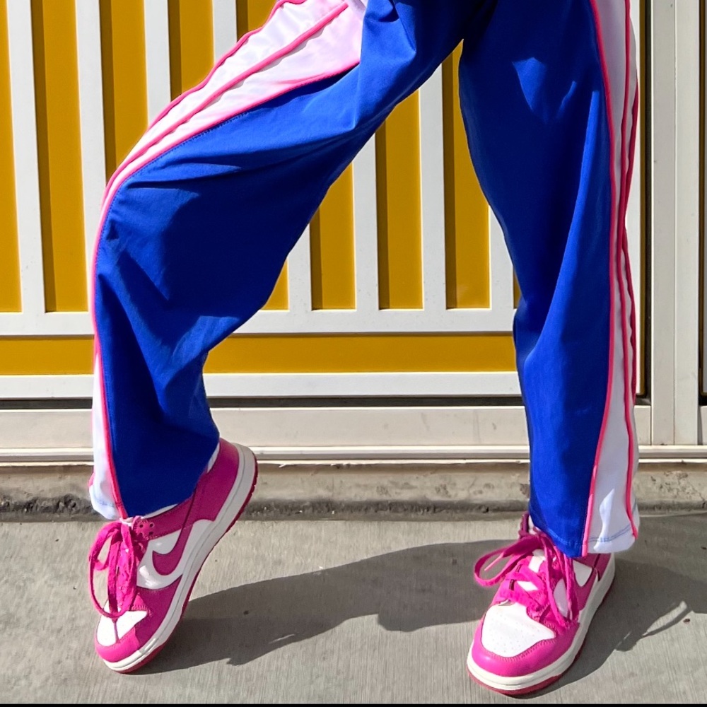Nike Dunk Low Pink and White Sneakers Classic Design Girls Size 1 Fuchsia
